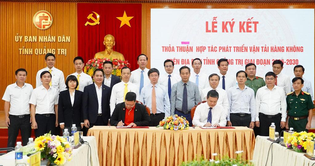 Lễ ký kết thỏa thuận hợp tác phát triển vận tải hàng không trên địa bàn tỉnh Quảng Trị